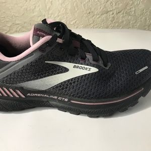 Brooks Women's Adrenaline GTS 22 Running Shoes